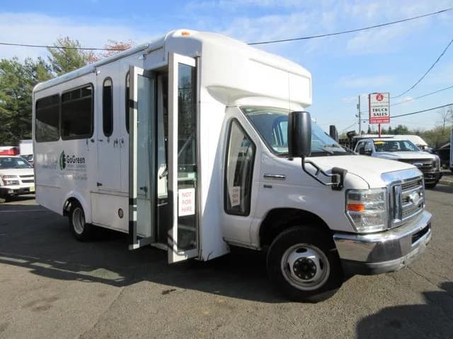 2014 Ford E-350 - Passenger Bus / Shuttle Bus / SUV