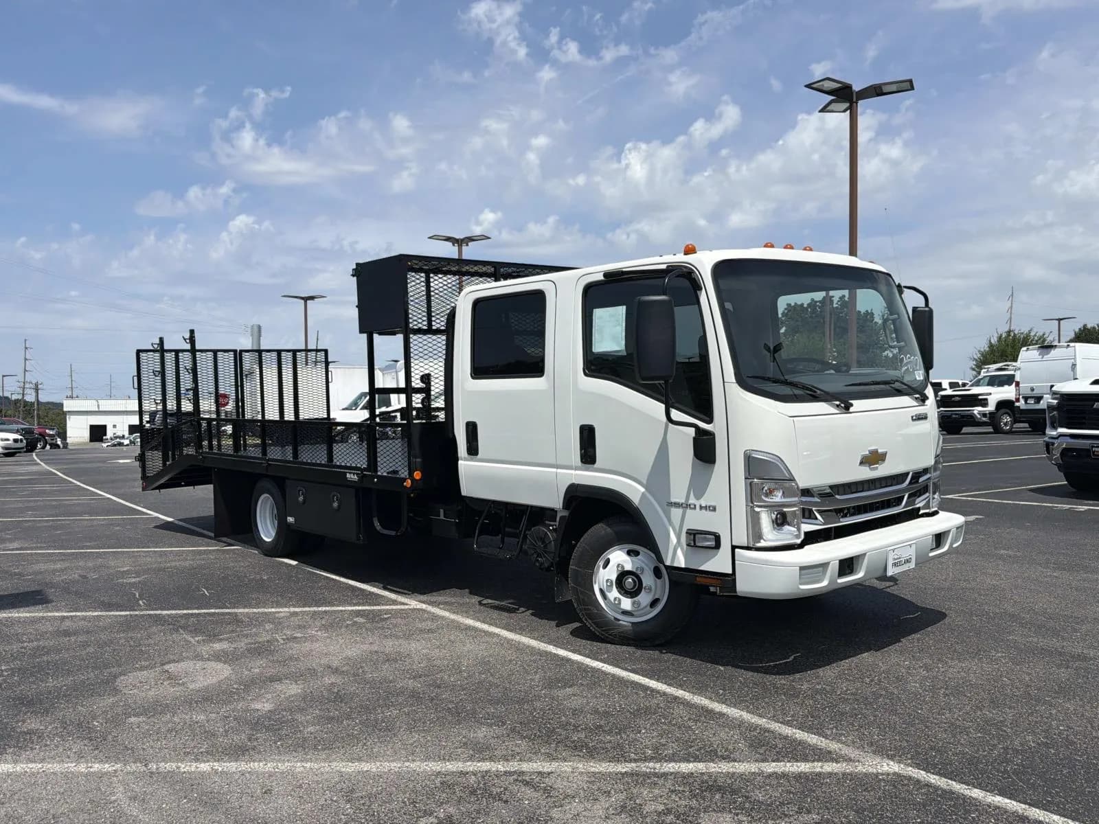2027 Chevrolet LCF 3500HG Crew Cab - Chassis