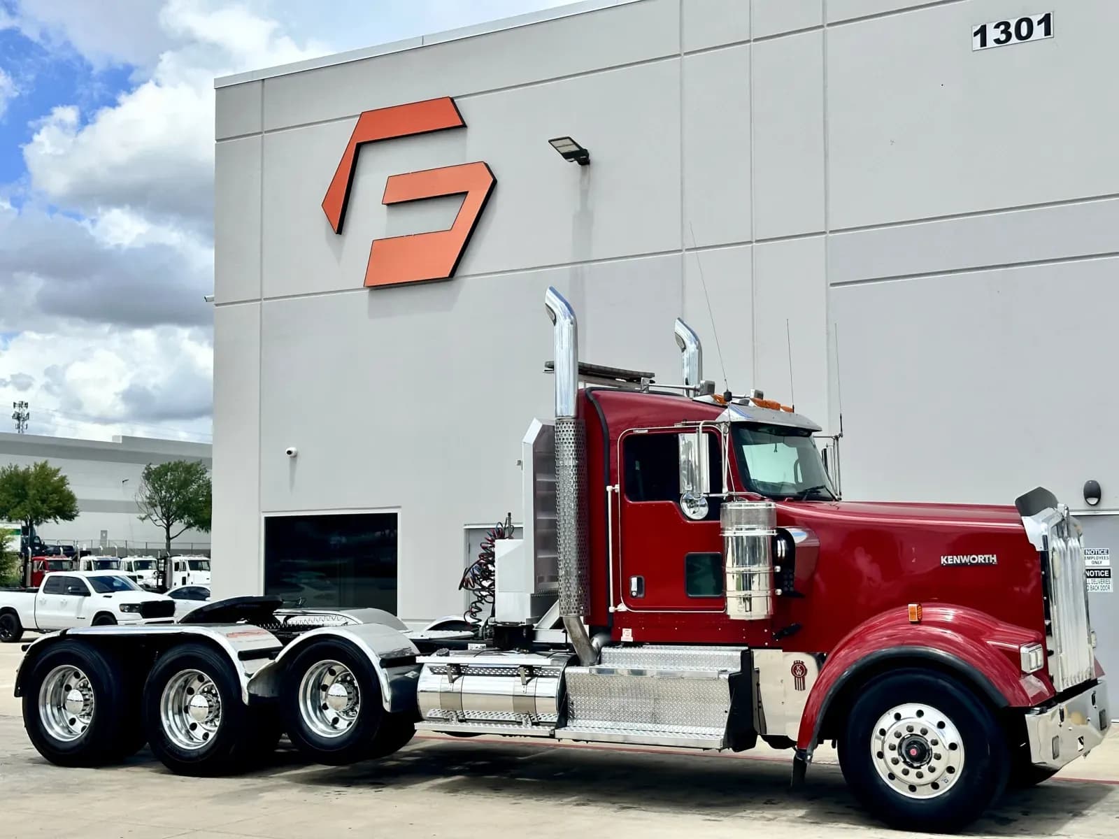 2016 Kenworth W900 - Day Cab
