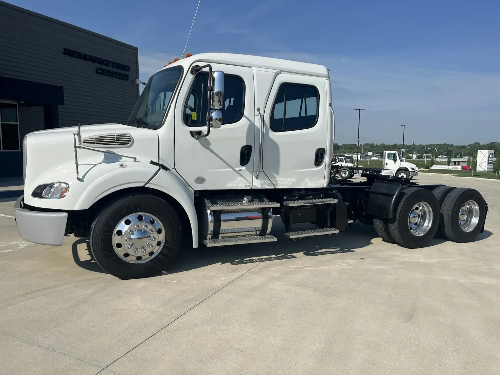 2016 Freightliner M2 112 - Day Cab