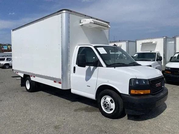 2024 GMC Savana 3500 - Box