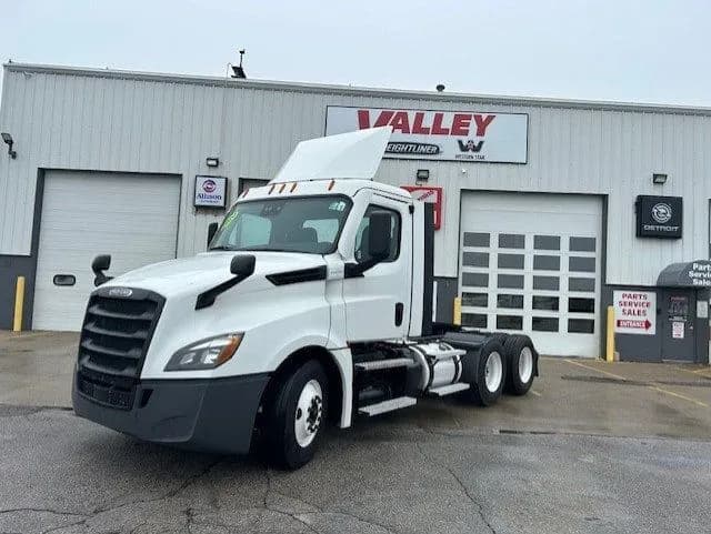 2020 Freightliner PT126DC 2020 - Day Cab