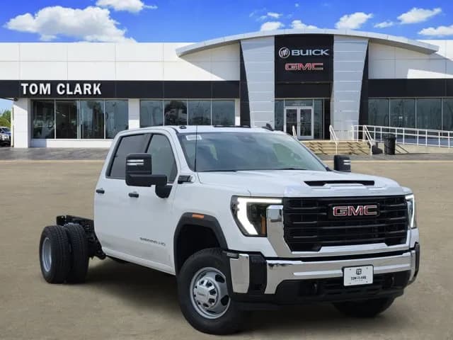 2026 GMC Sierra 3500 Crew Cab - Chassis