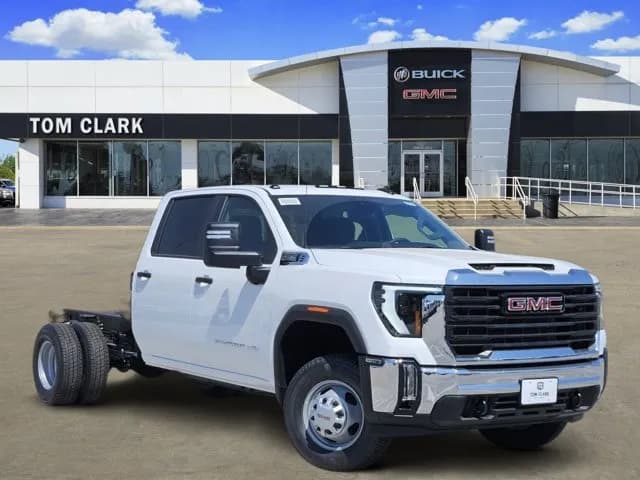2026 GMC Sierra 3500 Crew Cab - Chassis