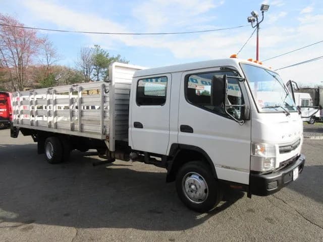 2019 Mitsubishi FUSO FE 160 - Stake