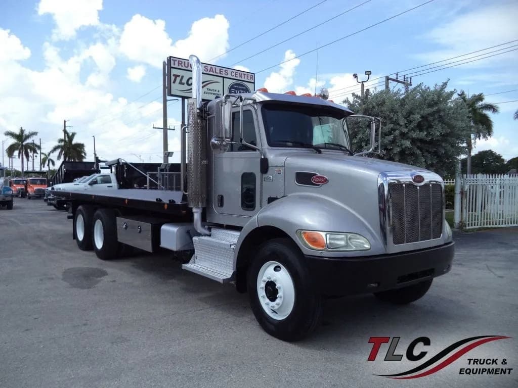 2015 Peterbilt 348 w/ JerrDan 26ft Industrial Carrier Tandem Axle - Tow
