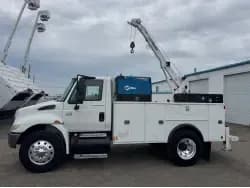 2006 International 4300 - Crane