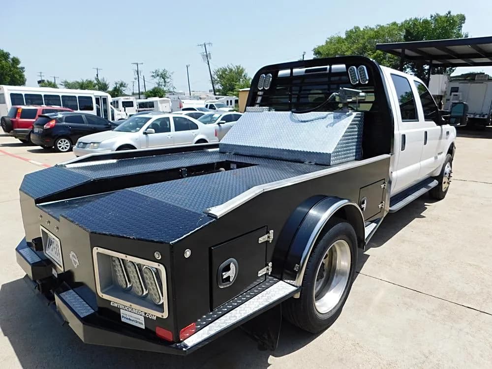 2000 Ford F-550 Chassis - Flatbed