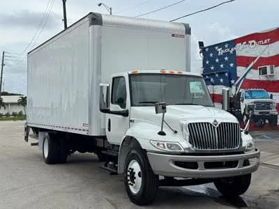 2021 International MV607 24' - Box