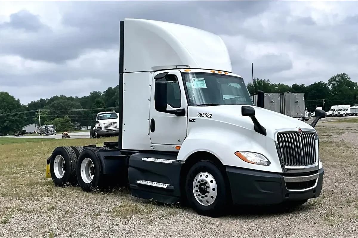 2021 International LT625