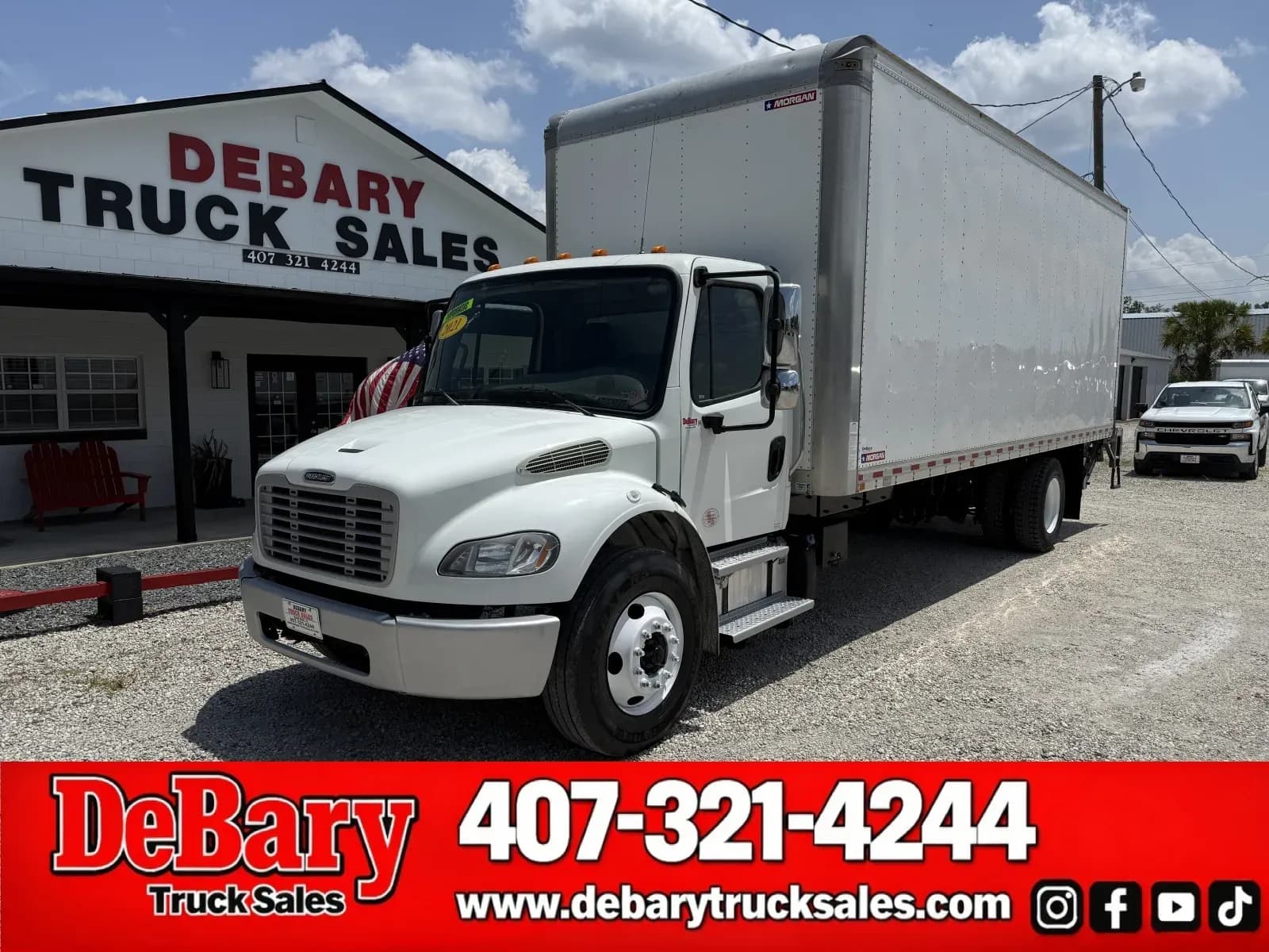 2021 Freightliner M2 106 - Box