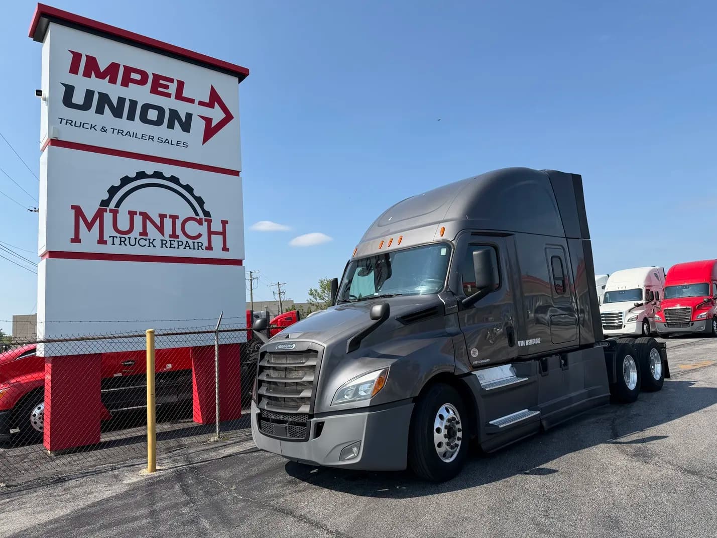 2022 Freightliner Cascadia - Sleeper