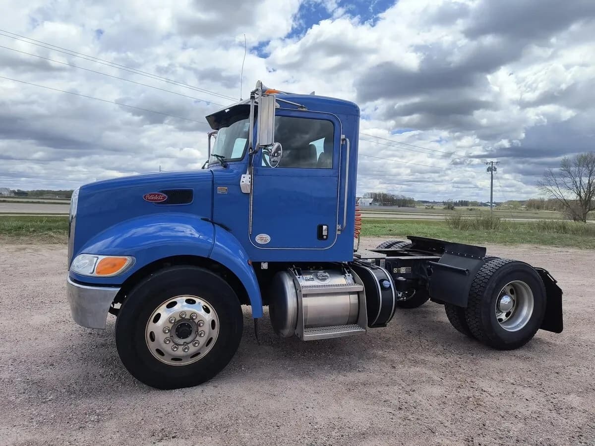 2020 Peterbilt 337