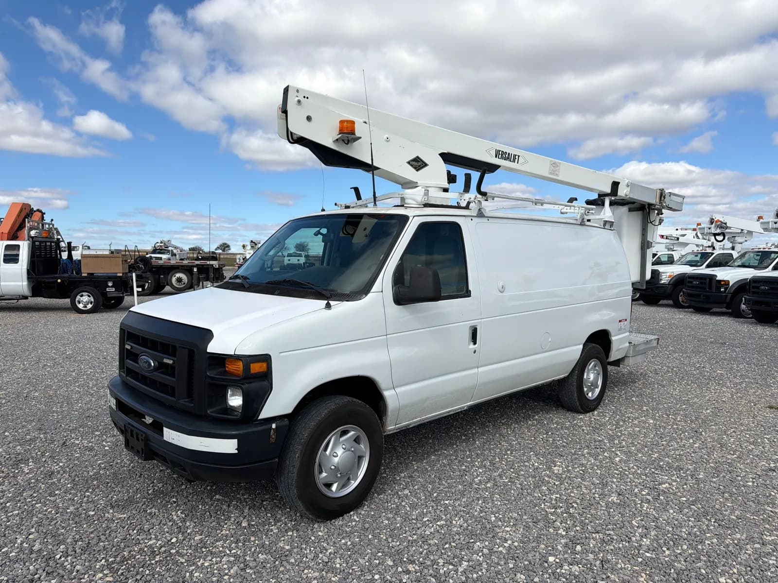 2012 Ford E-350 Super Duty - Vans
