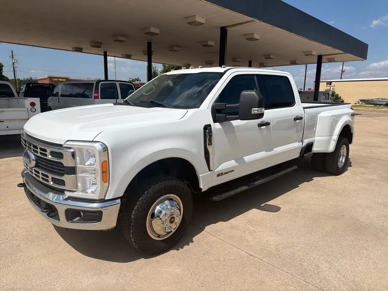 2023 Ford F-350 SD XLT Crew Cab Long Bed - Pickup