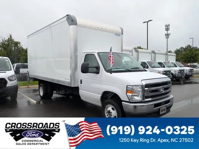 2027 Ford E-450 - Box