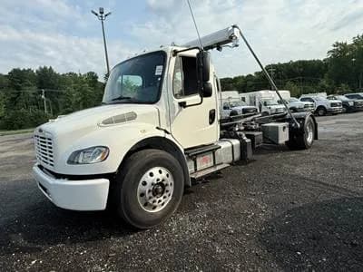 2018 Freightliner M2 106 - Garbage