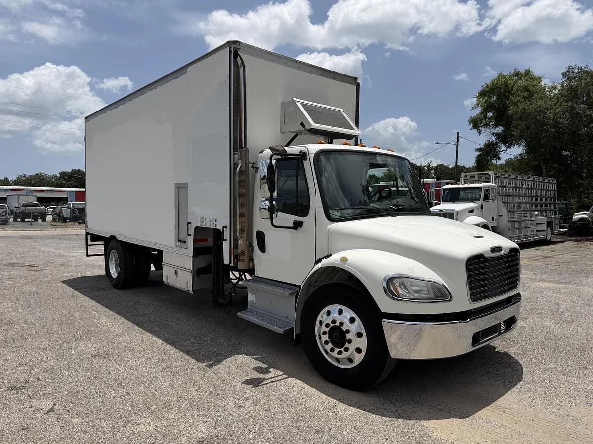 2019 Freightliner M2 106