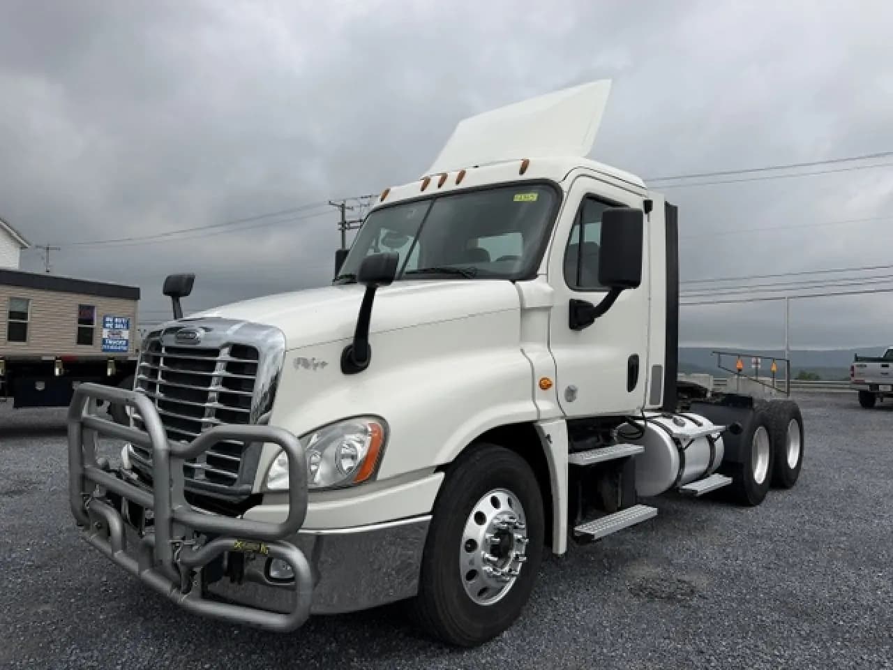 2017 Freightliner Cascadia - Day Cab