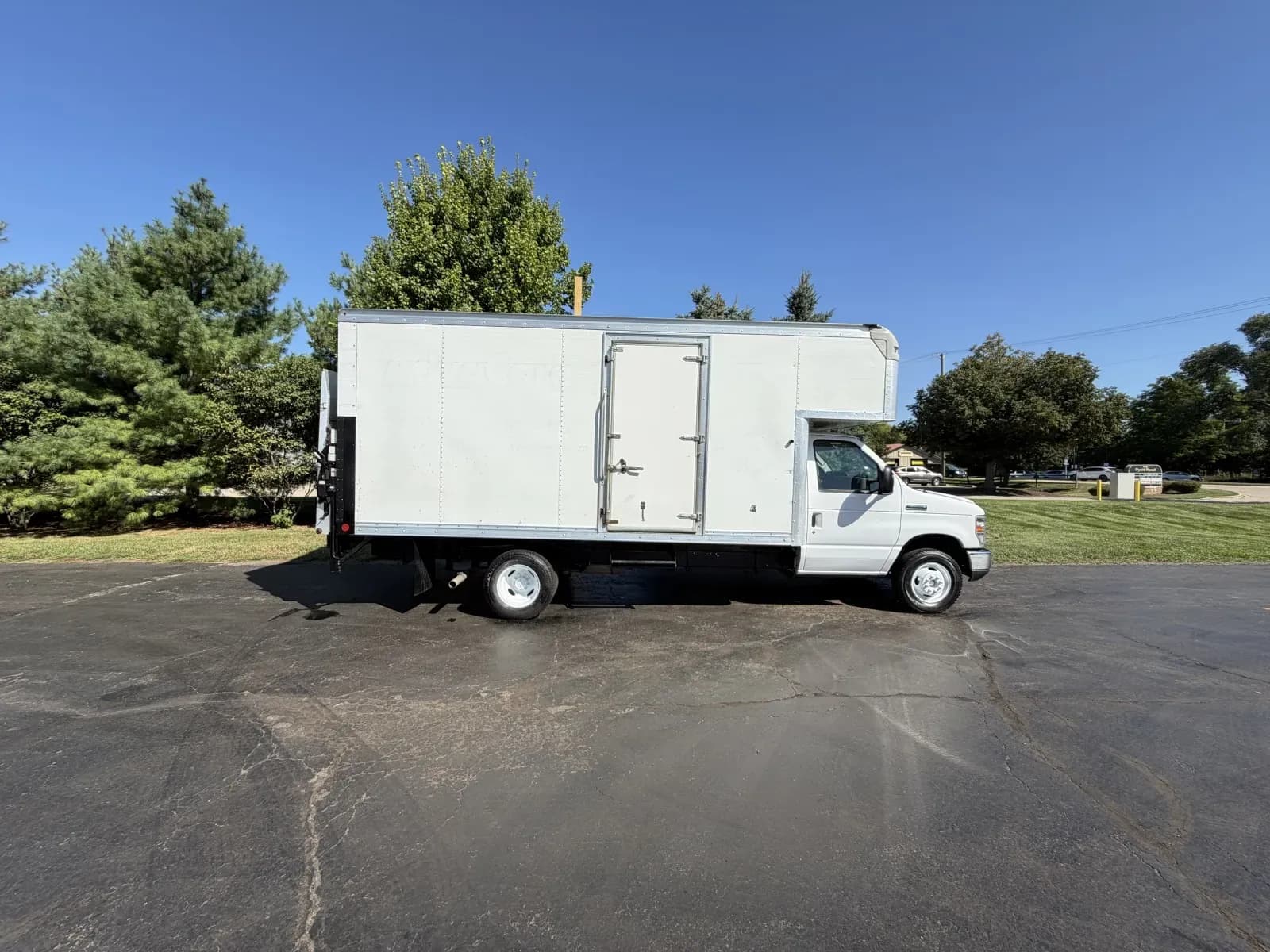 2019 Ford E450 - Box