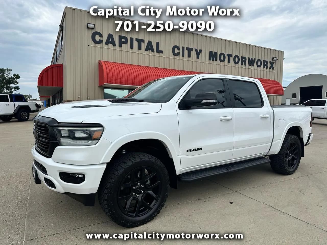 2022 Ram 1500 Laramie Crew Cab SWB - Pickup