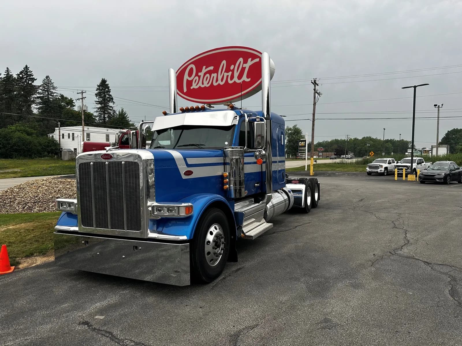 2027 PETERBILT 589