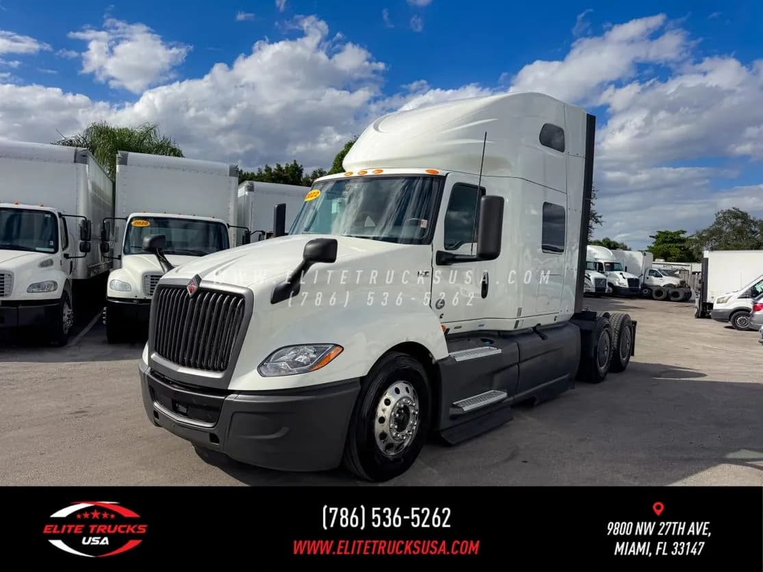 2022 International LT - Sleeper