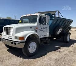 2004 INTERNATIONAL DURASTAR 4400 - Farm Trucks / Grain Trucks