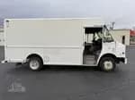 2006 Freightliner MT45 - Vans