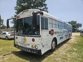 2013 THOMAS BUILT SCHOOL BUS - Passenger Bus / Shuttle Bus / SUV