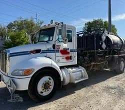2013 PETERBILT 4900