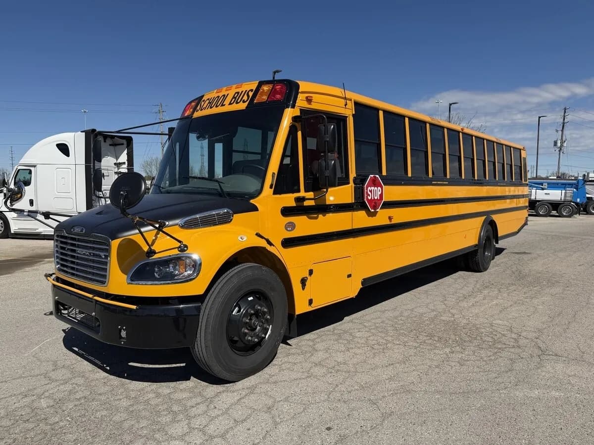2027 Thomas BUS Saf-T-Liner - Passenger Bus / Shuttle Bus / SUV