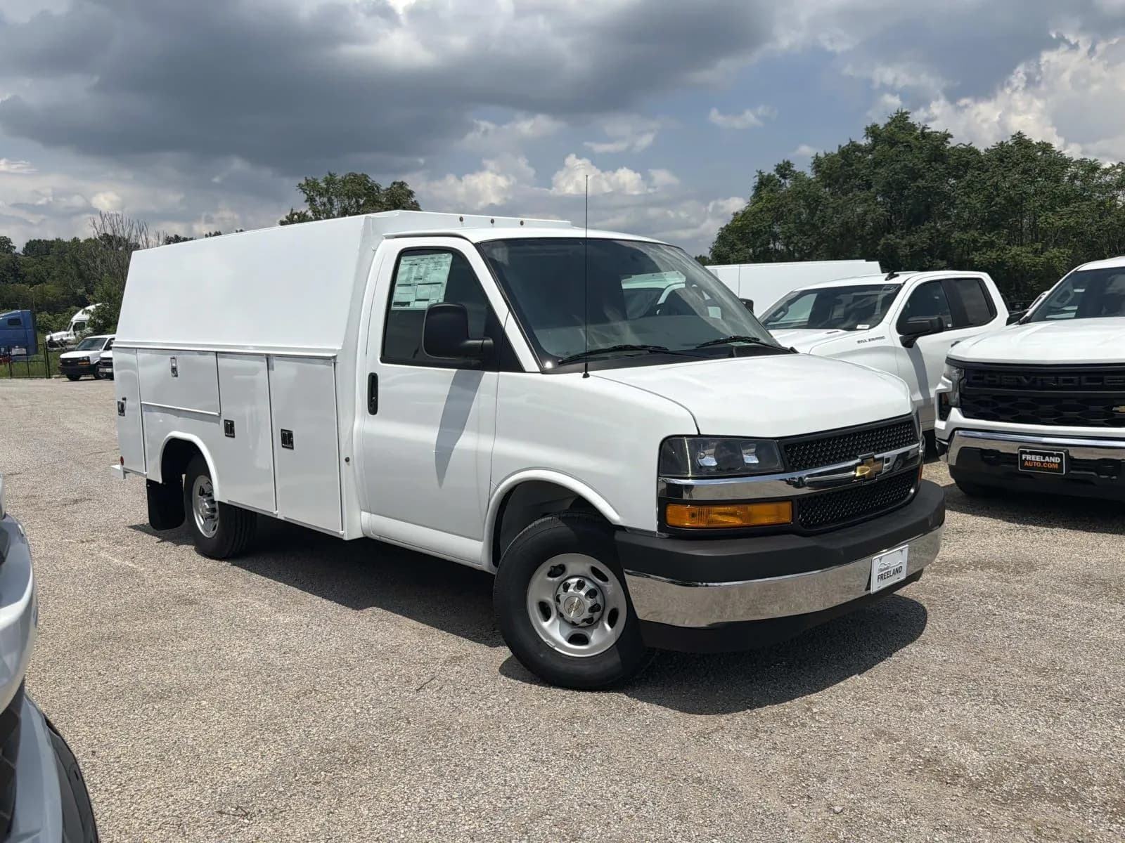 2026 Chevrolet Express 3500 - Box