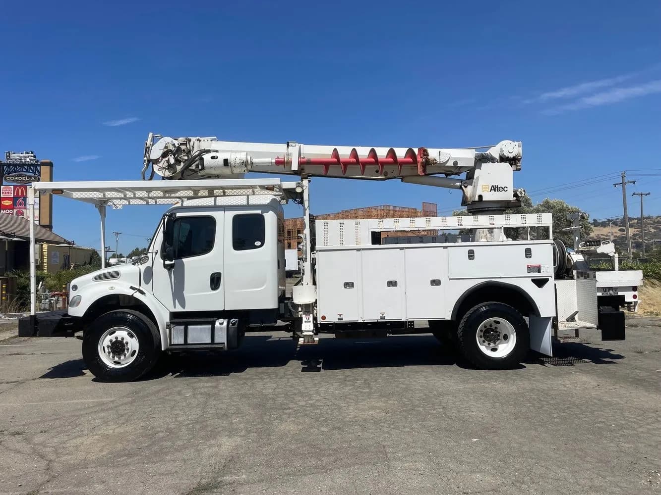 2018 Freightliner M2 106 - Crane