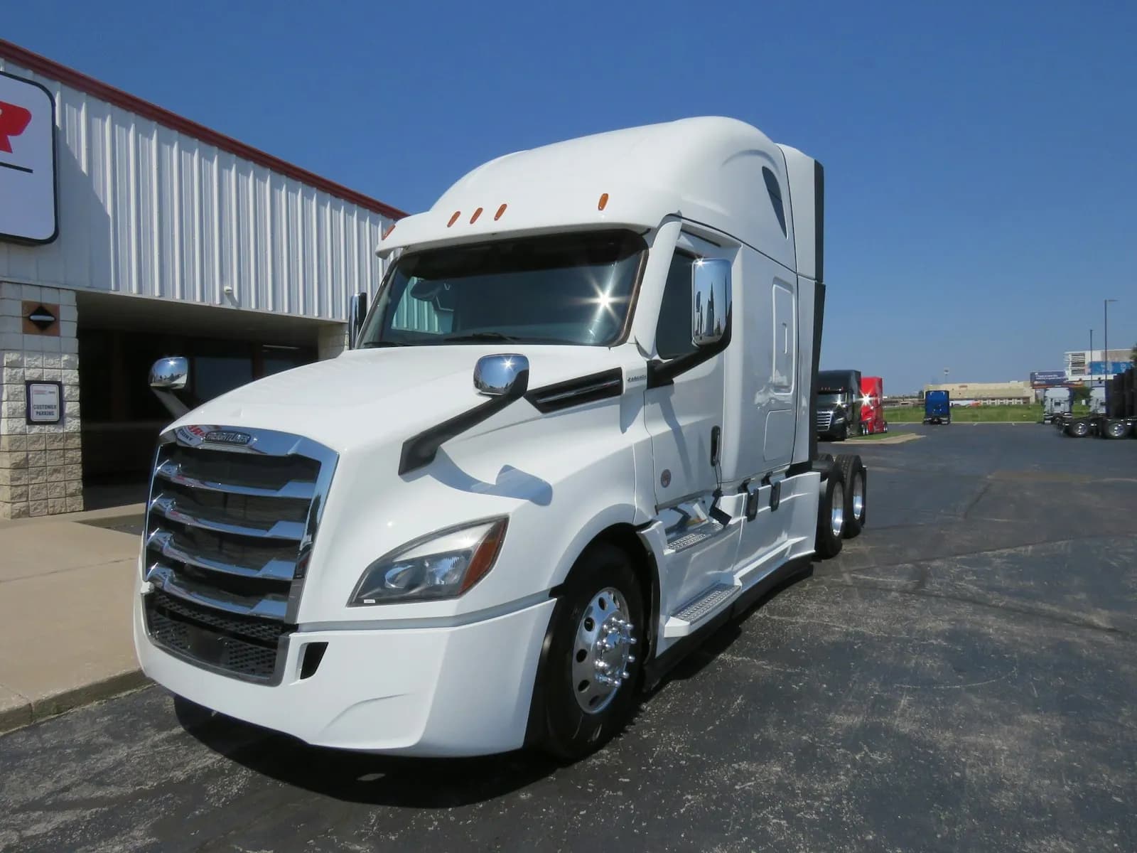 2024 Freightliner PT126SLP