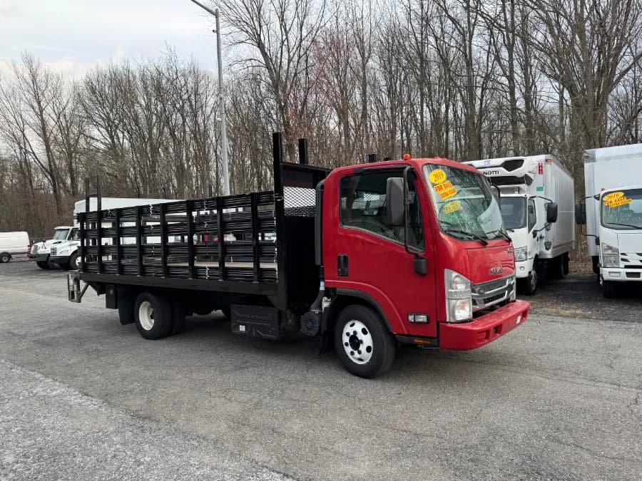 2019 Isuzu NPR - Flatbed