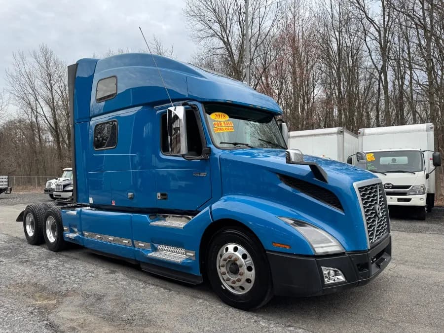 2018 Volvo VNL Conventional - Sleeper