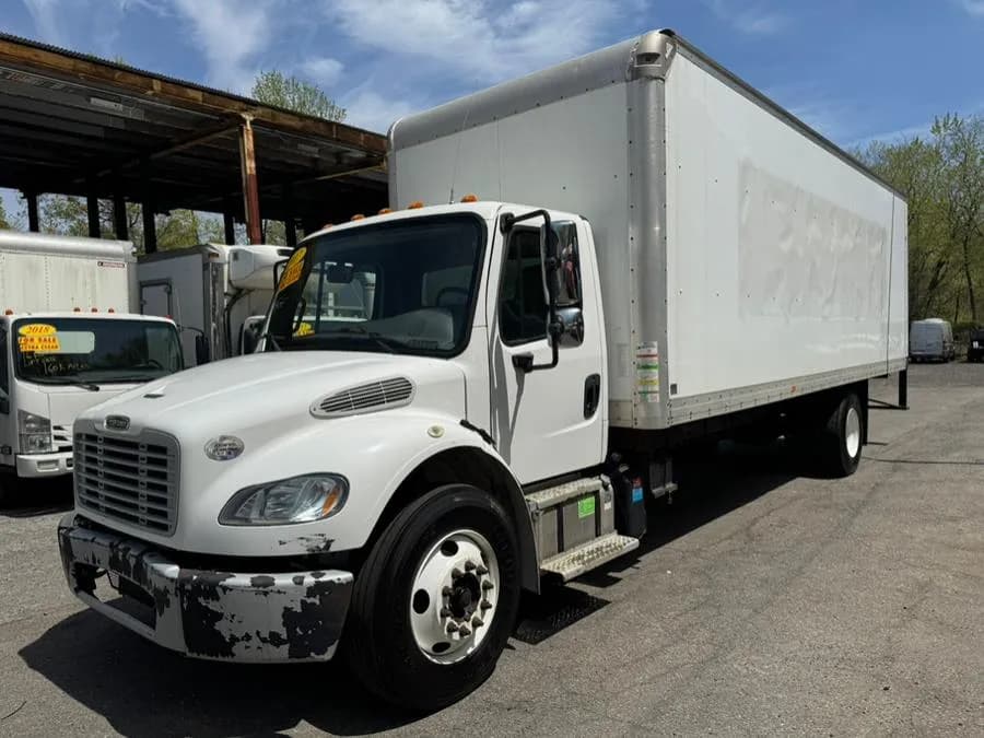 2017 Freightliner M2 106 - Box