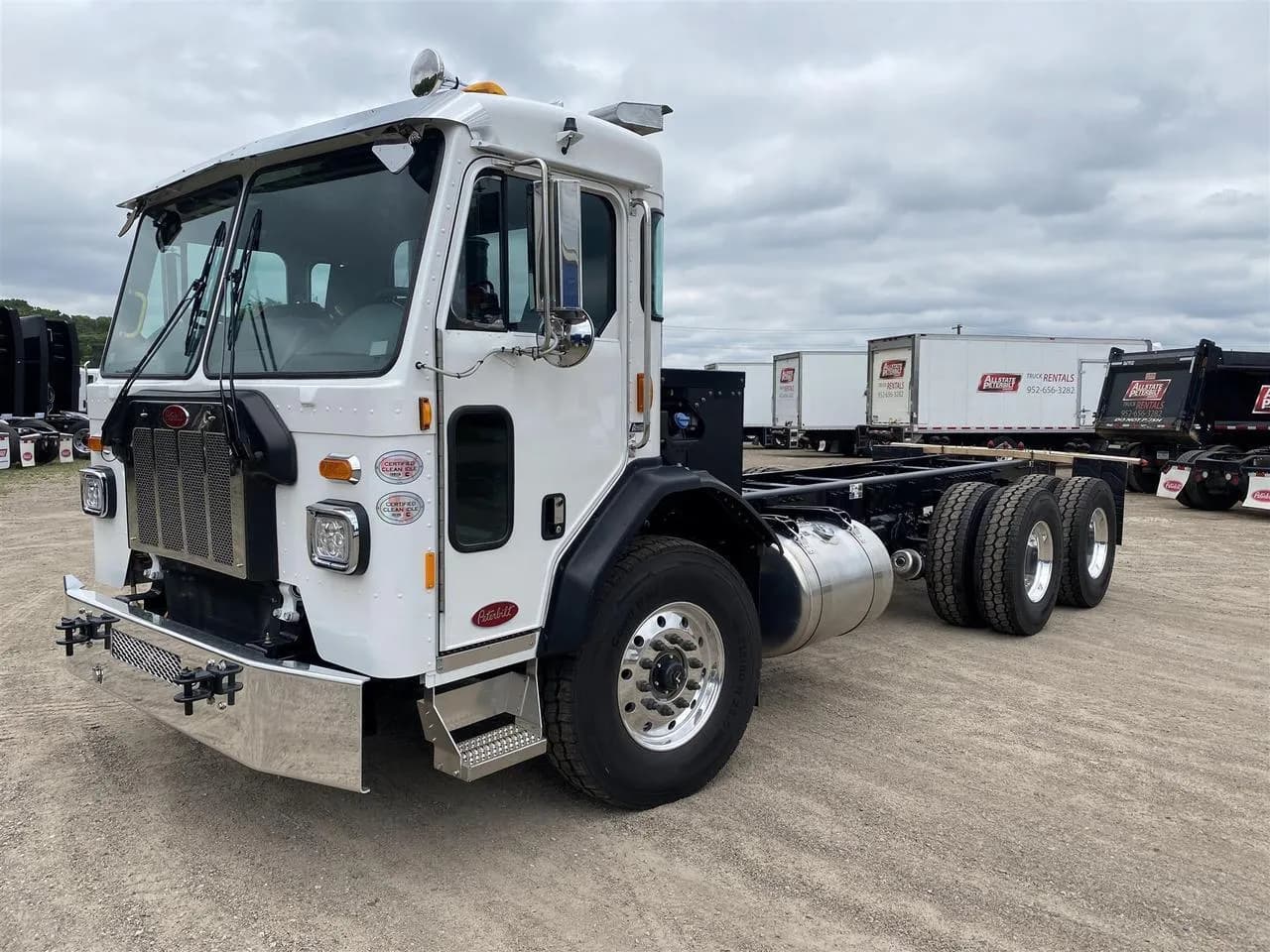 2025 Peterbilt 520 - Chassis