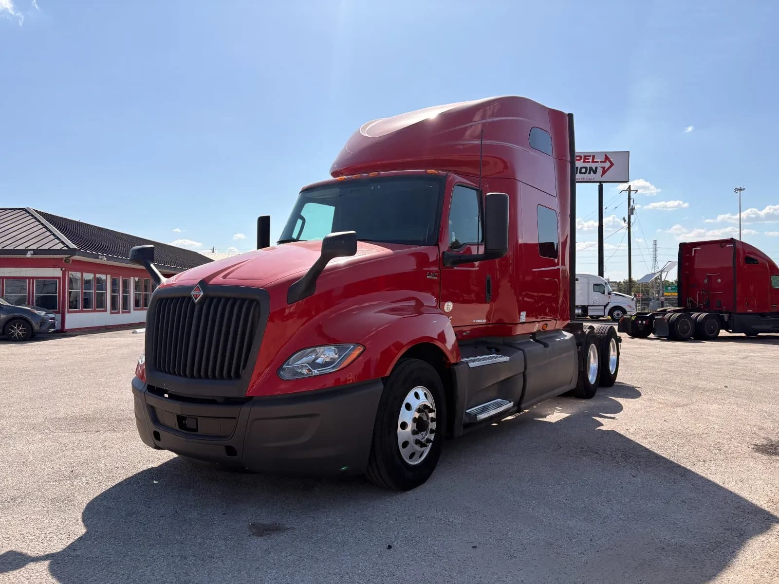 2021 International LT625 U-13083 - Sleeper