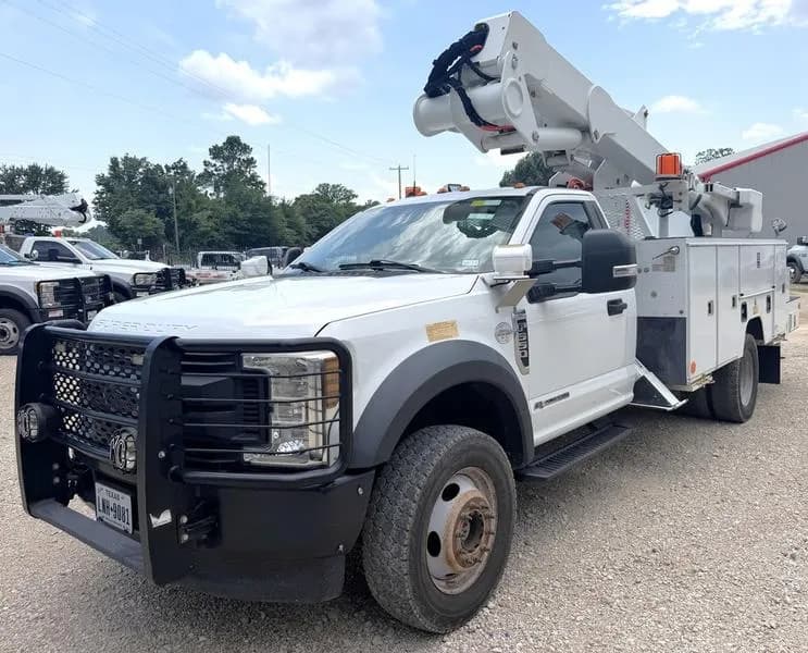 2019 Ford F550 - Bucket