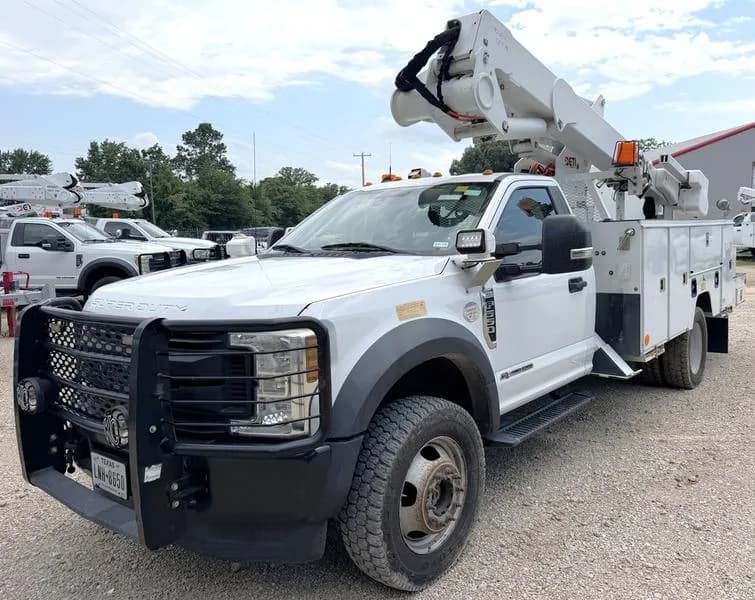 2019 Ford F550 - Bucket