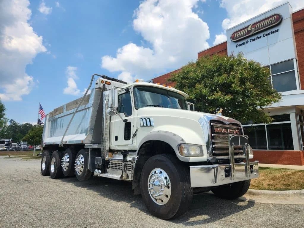 2020 Mack Trucks GR64F - Dump