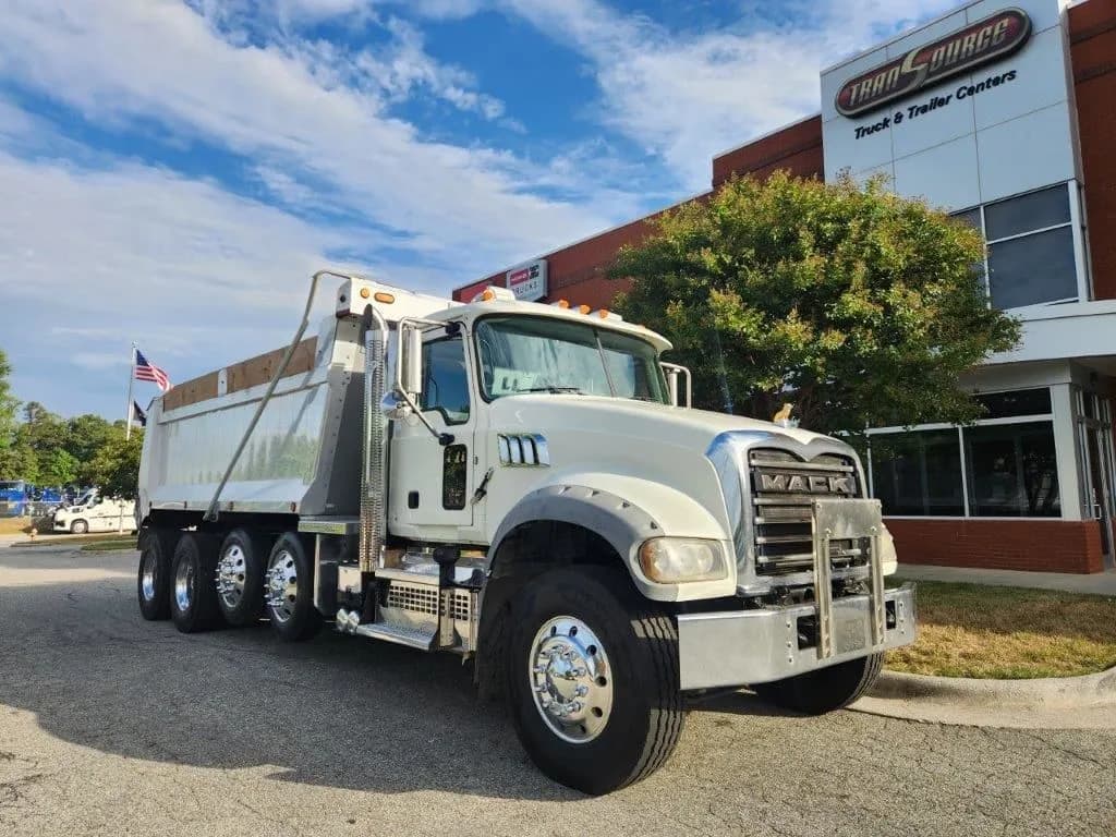 2020 Mack Trucks GR64F - Dump