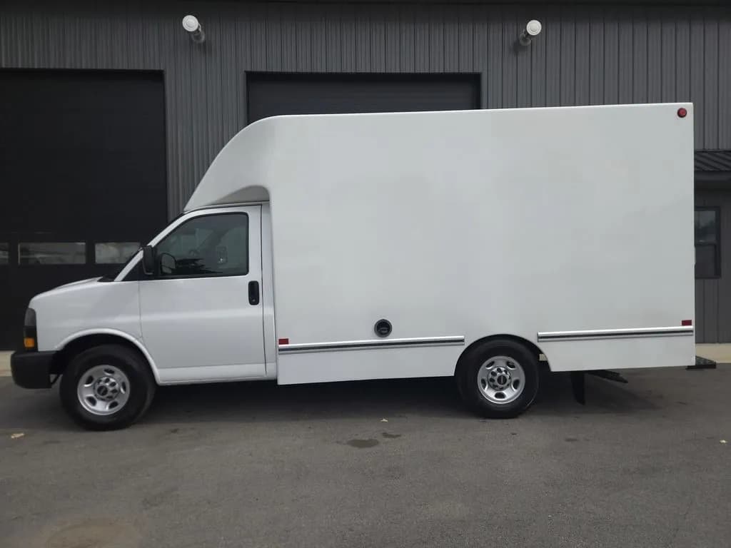 2018 GMC Savana 3500 - Box