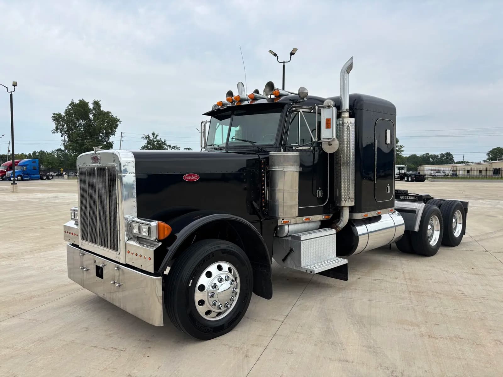 1999 Peterbilt 379EXHD - Sleeper