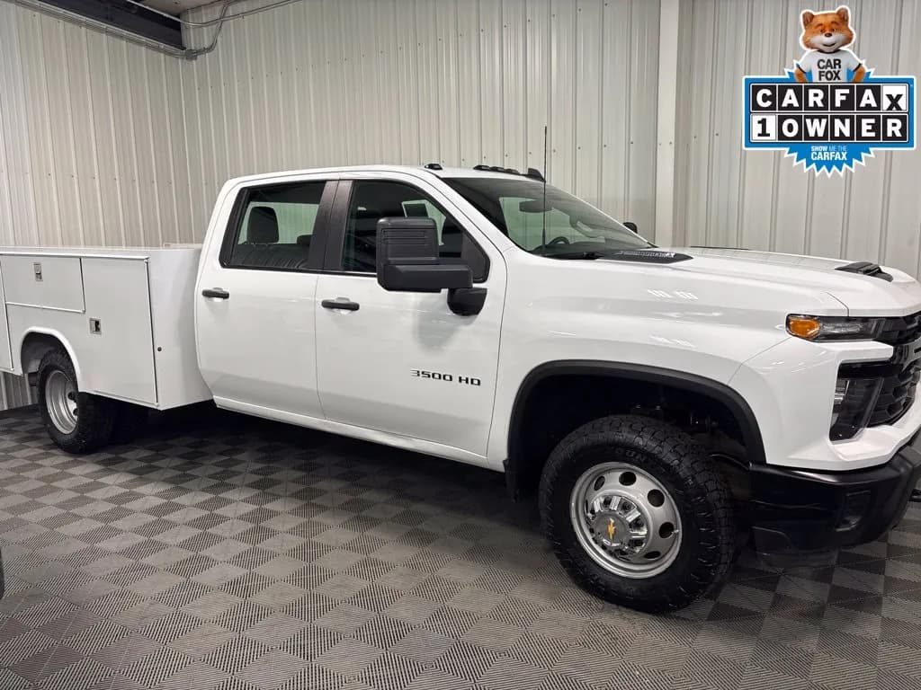 2025 Chevrolet Silverado 3500 Crew Cab - Service