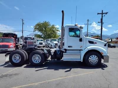2018 Peterbilt 579 Tandem Day Cab Cummins Automatic Jake brake Traction Control - Day Cab
