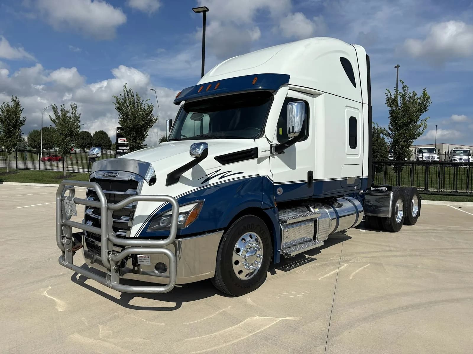 2024 Freightliner PT126SLP