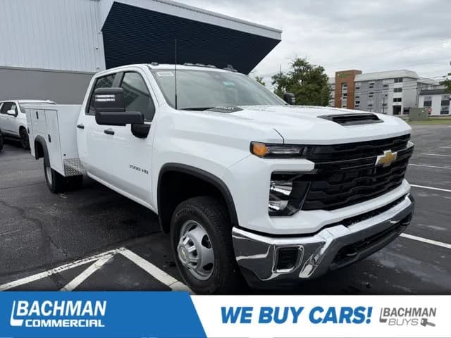 2026 Chevrolet Silverado 3500 Crew Cab - Chassis